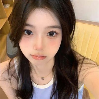 抽象画中的越南少女2